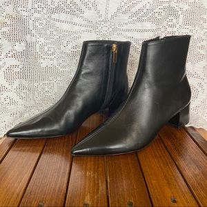 L’intervalle black leather Rome ankle booties